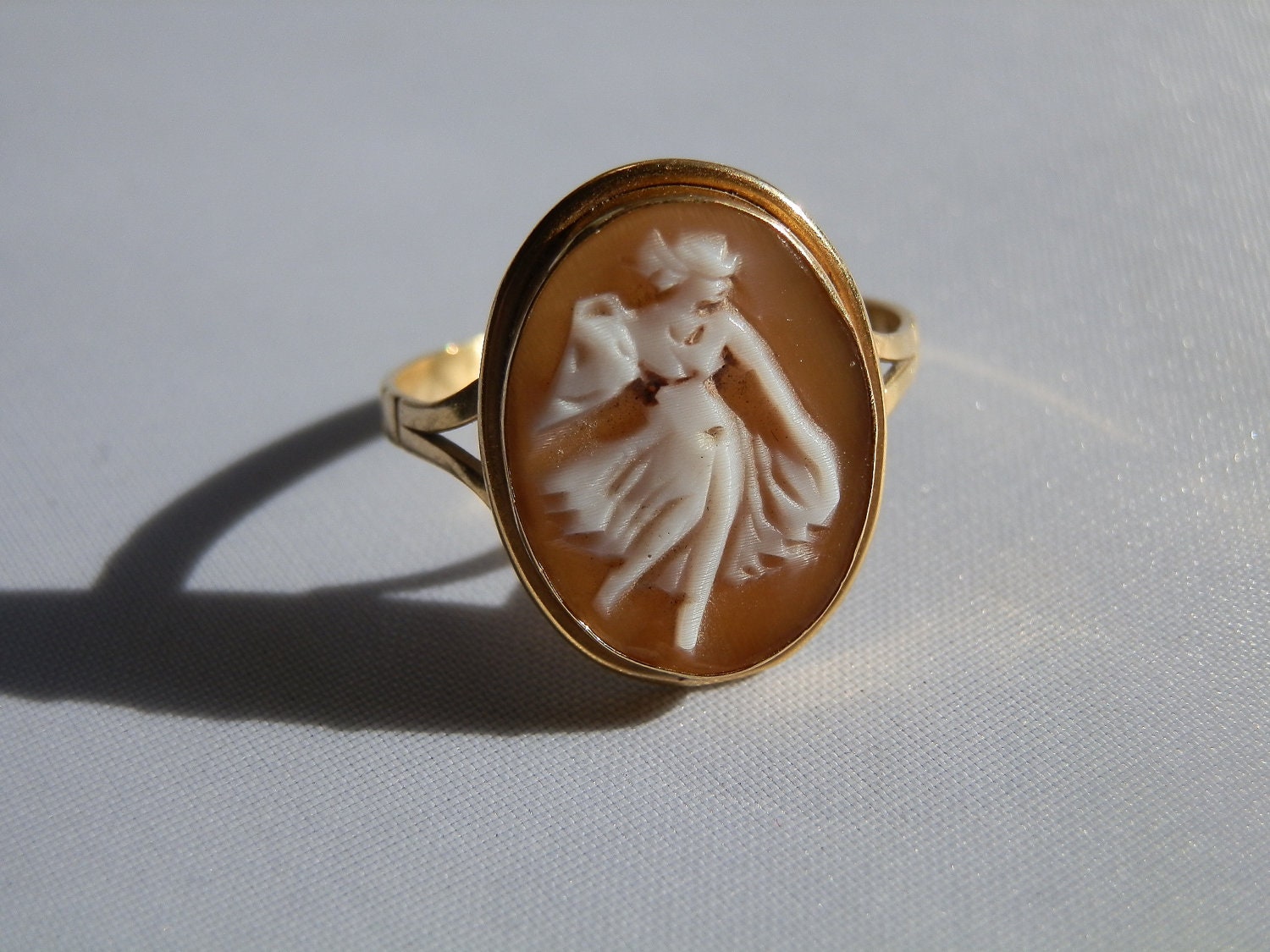 18K Gold. Real Shell Cameo Ring. Size 6.5 by DanPickedMinerals