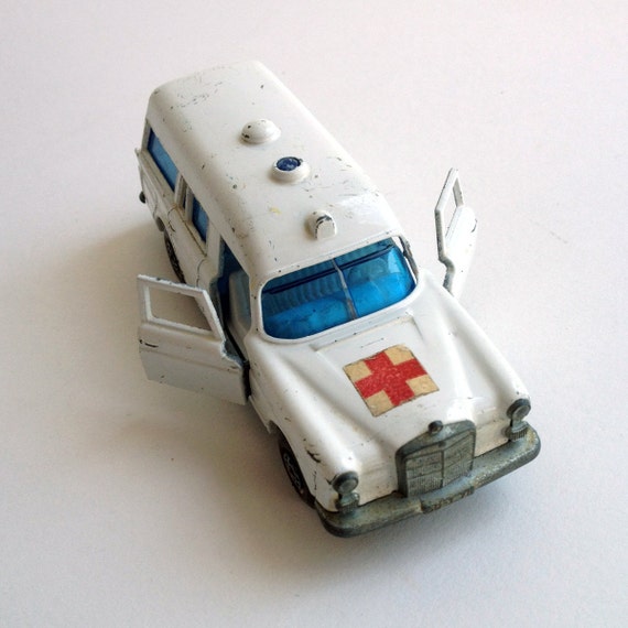 Vintage Matchbox ambulance toy metal car made in England