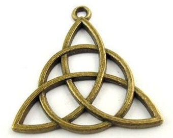 Triangle celtic knot | Etsy