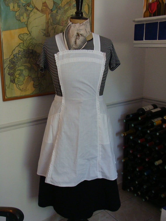 Vintage Maids Apron. French White Cotton. Scallop edging two