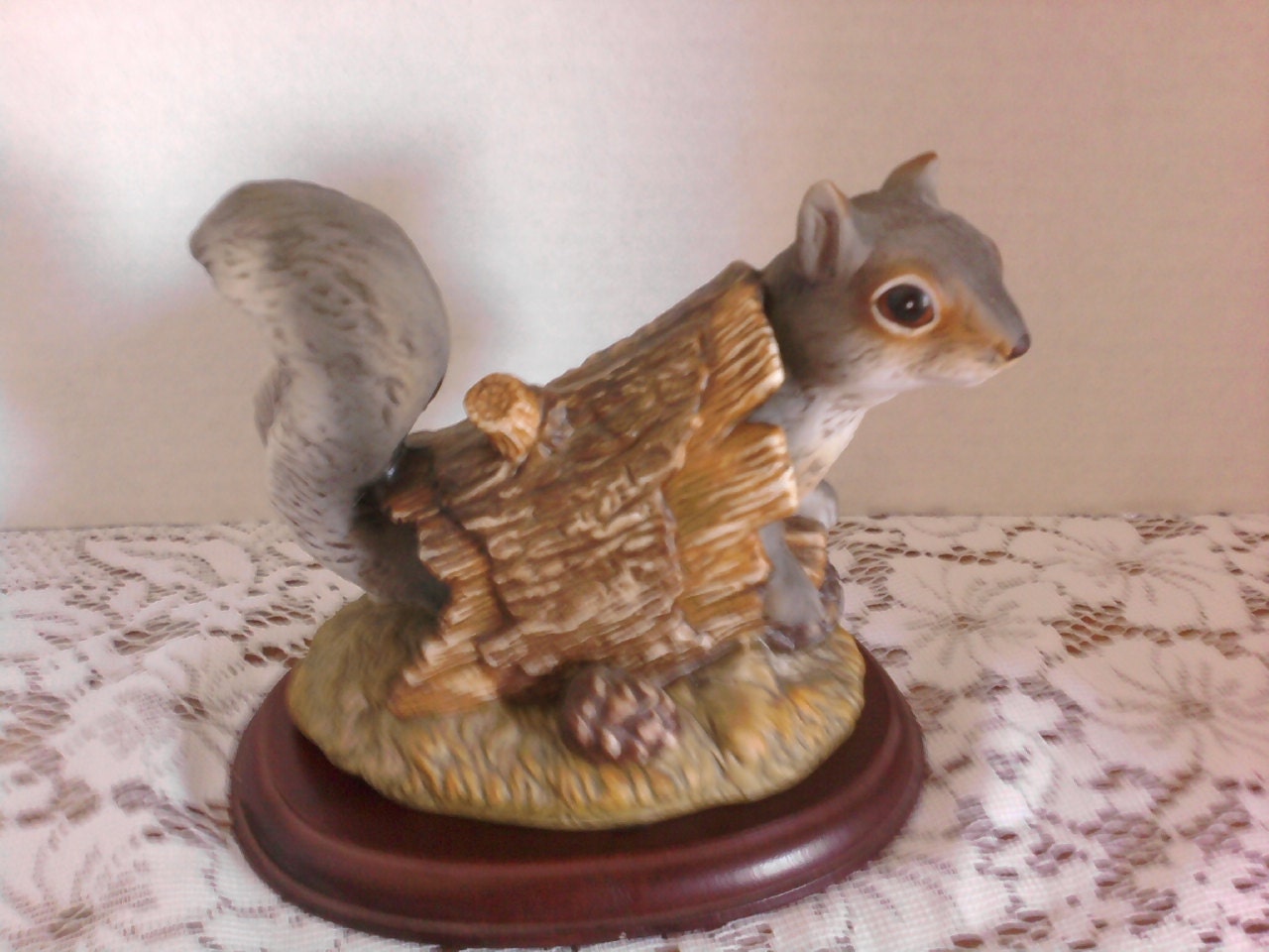 Vintage 1986 Homco Masterpiece Mizuno Porcelain Squirrel in a