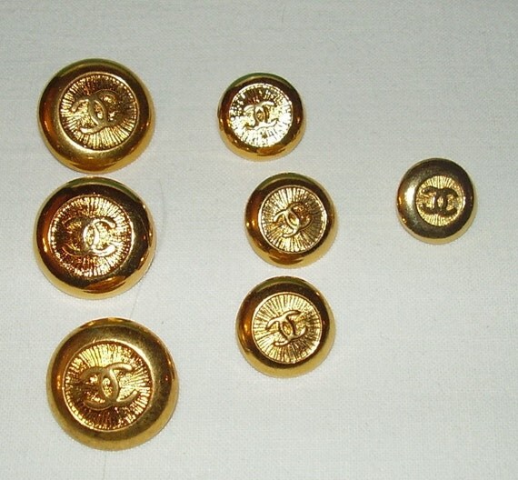 CHANEL GOLD BUTTON 18 mm