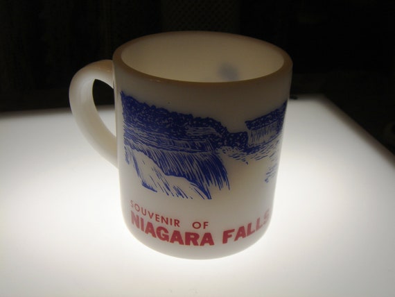 Bottoms up   Cup, Falls, for Niagara of Vintage bottoms Up Dina  vintage Rederved cup Souvenir