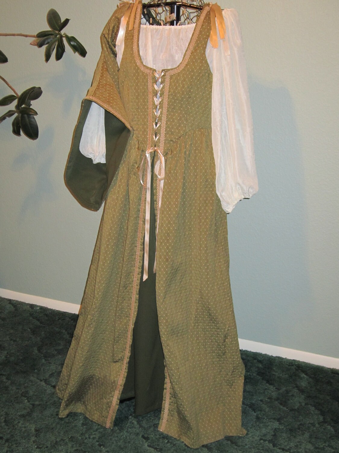 Renaissance Maiden Dress