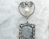 Wedding bouquet photo charm with pearl, heart and frame.