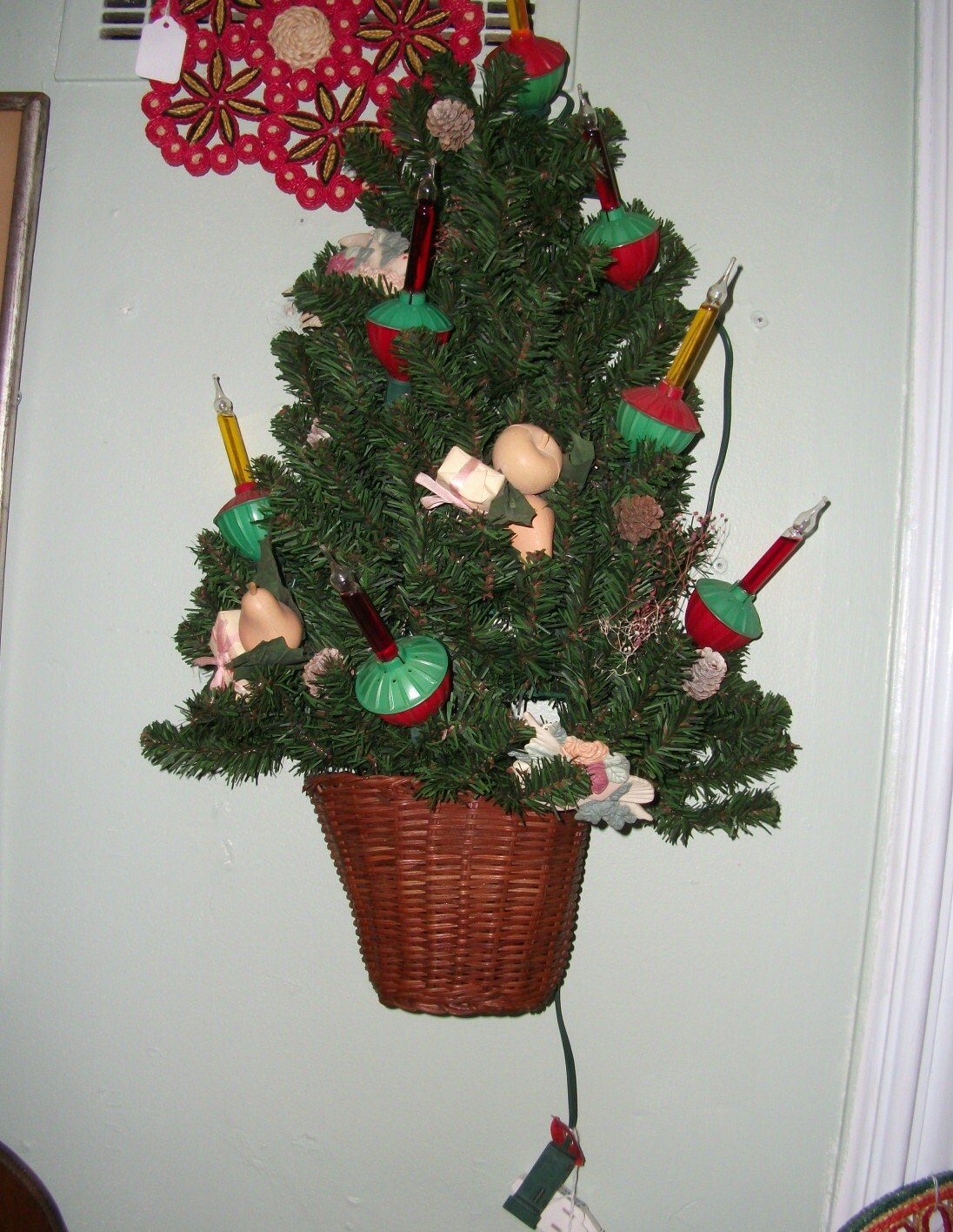 Vintage Bubble Light Christmas Tree Wall Mount Holiday Basket