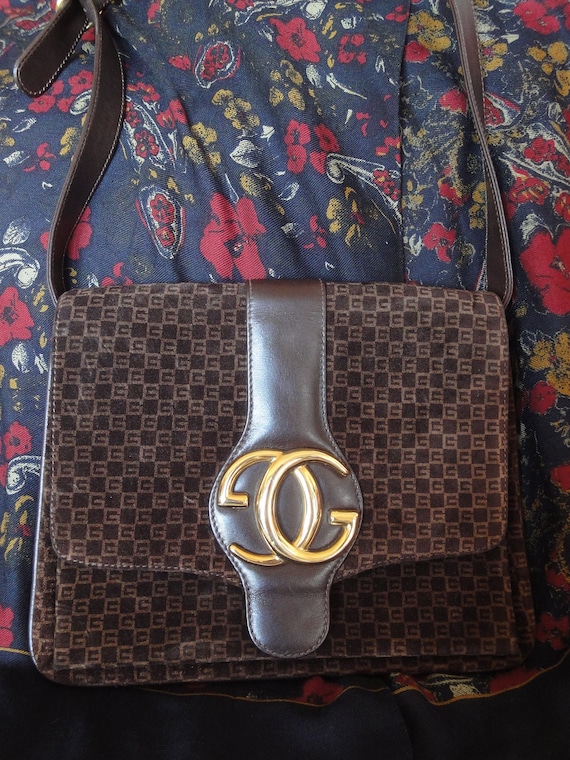 80&#39;s vintage Gucci brown suede purse with GG monogram by eNdApPi
