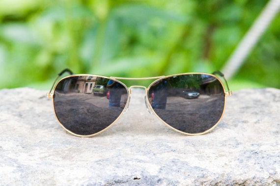 Polarized Vintage classic aviator sunglasses gold and green Polarized lenses.