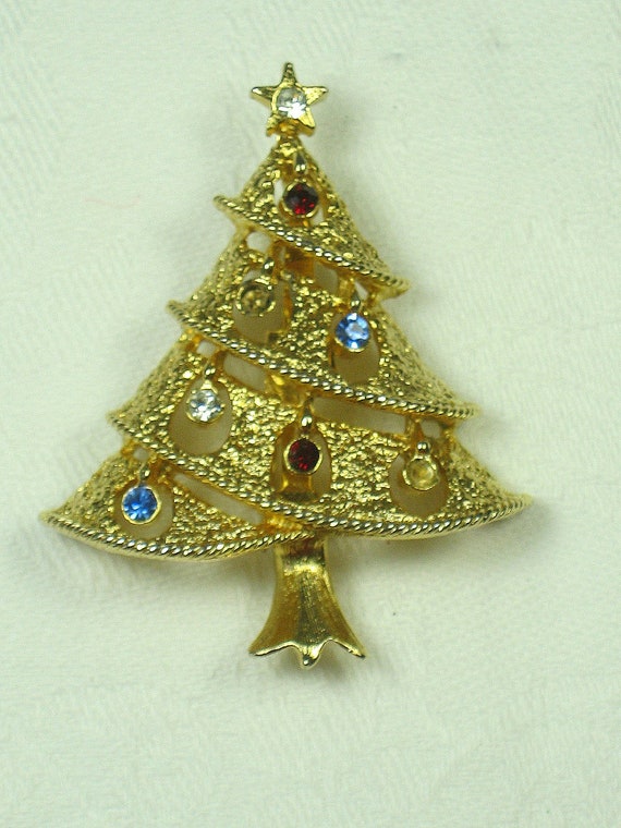 Vintage RHiNESTONE CHRISTMAS TREE BROOCH Holiday Pin Jewelry