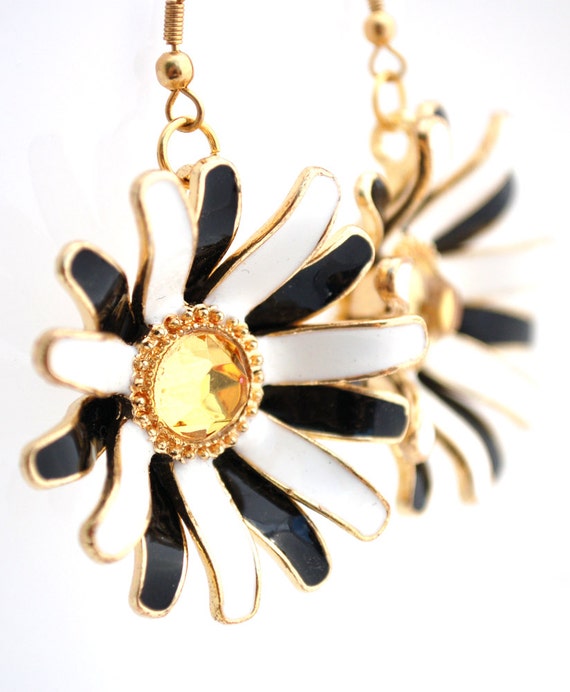 Items similar to Black and White Enamel Daisy Earrings on Etsy