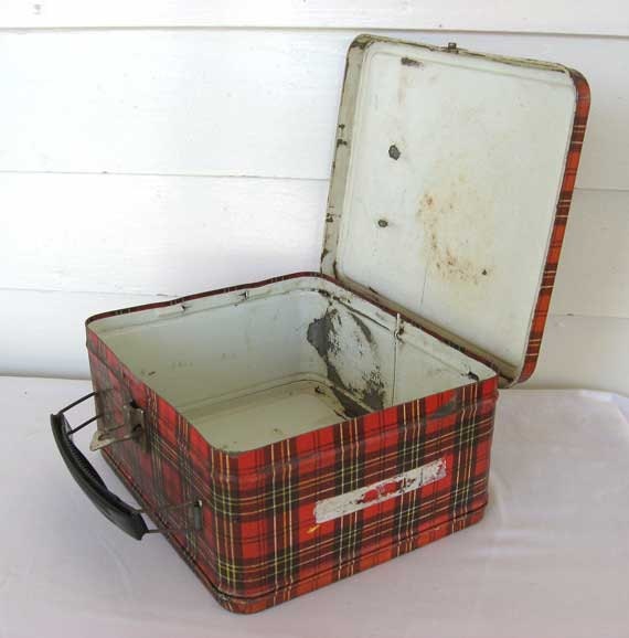 checkered lunch box