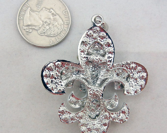 Rhinestone Multi Layered Fleur de Lis Pendant Silver-tone