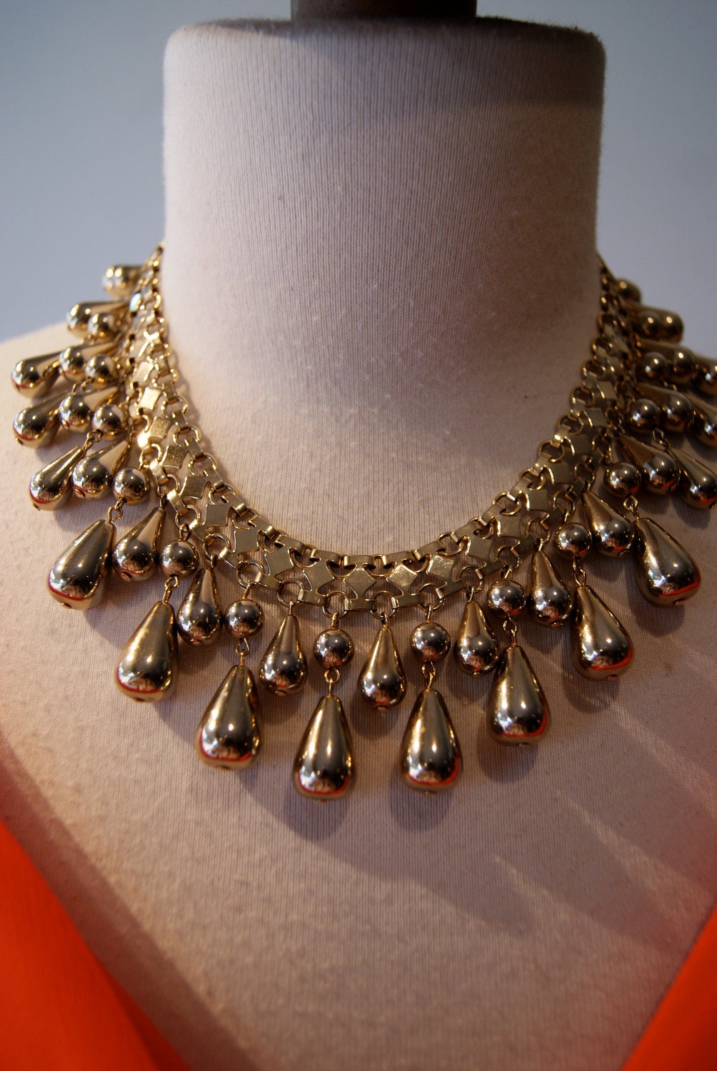 Vintage 1960s Fabulous Gold Toned Bauble Necklace