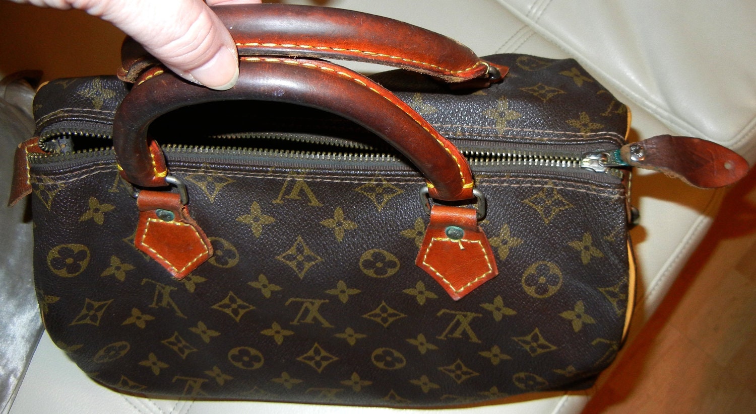 ON SALE 1980s vintage Louis Vuitton speedy handbag with