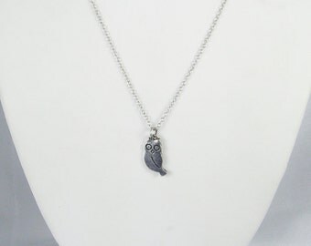 Vintage Silver Tone Metal Owl Pendant Necklace