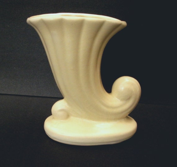 Vintage McCoy Off-White Cornucopia Vase