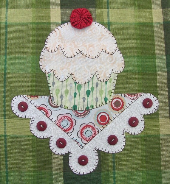 Cupcake Applique PDF Pattern for Tea Towel
