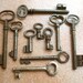 10 Vintage iron skeleton keys (S-28).