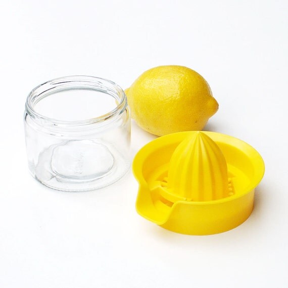Retro Yellow Lemon Juicer Citrus Juicer Reamer by Chefmate