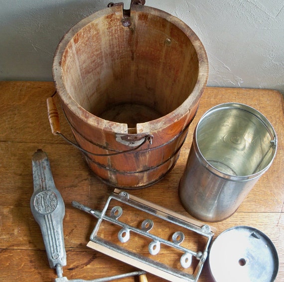 Vintage White Mountain Ice Cream Freezer 6 Quart