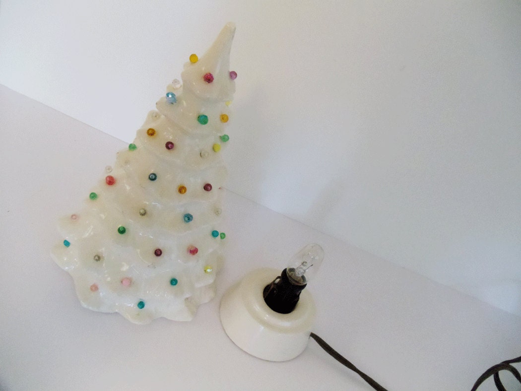 Vintage White Ceramic Christmas Tree Lights Up w/