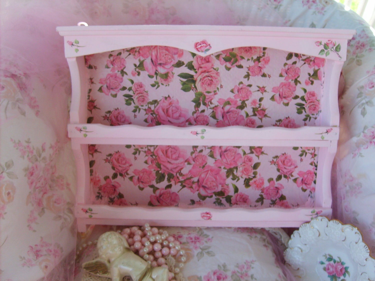 Sale........SHABBY CHIC PINK Princess Shelf Candy Pink