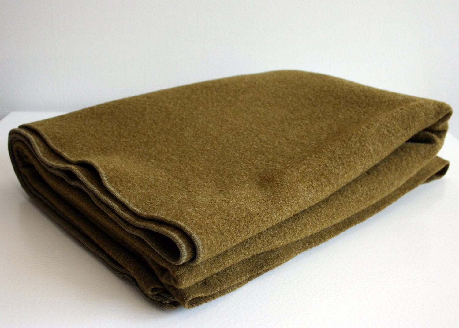 Concise and Clear: Discover the Versatility of Wool Army Blankets