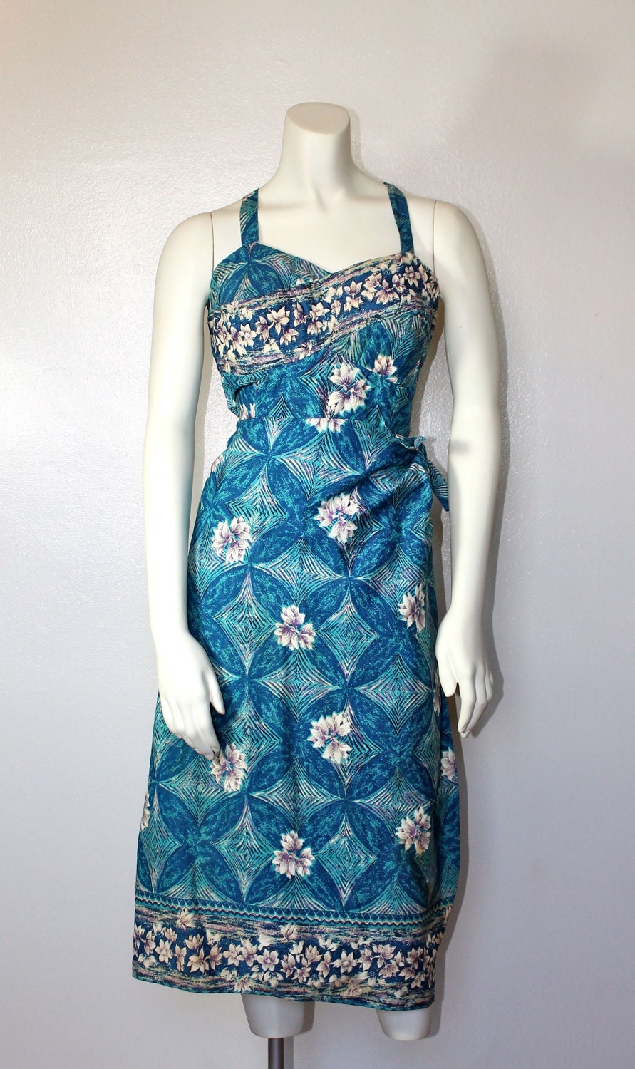 Vintage 1950s Hawaiian Dress // 50s Blue Floral Print Hawaiian