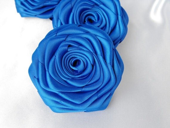 3 handmade roses ribbon flowers in royal blue by playtheribbon