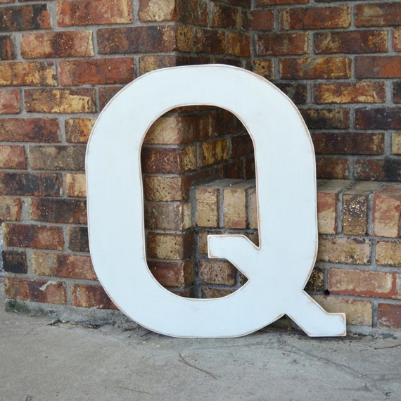 24 Wooden Letter Q Classic Font in Distressed by gracegraffiti