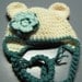 newborn beanie in cream with teal trim and flower (0-3 months)