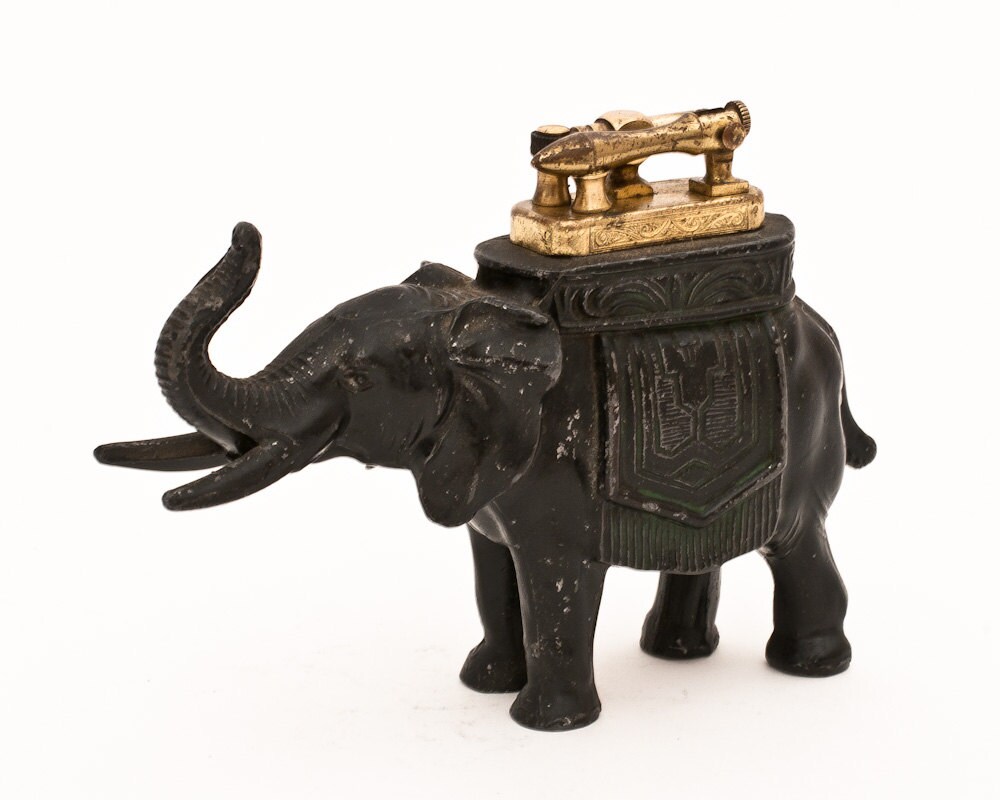 Working 1930s Elephant Lift Arm Table Lighter