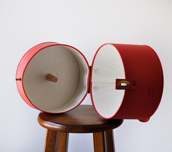 Vintage Hat Box or Purse from the 1950s and in a Lipstick Red