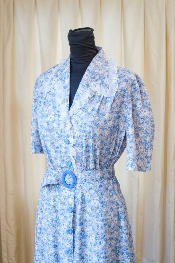 1930's Floral with Ruffle Collar Cotton House by GarbOhVintage