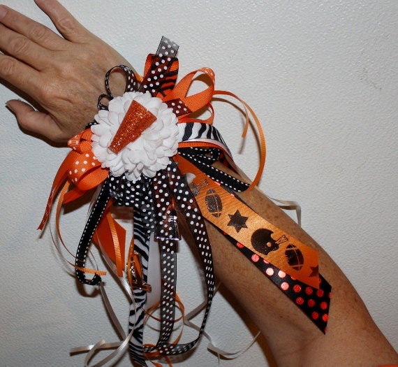 Wristlets wrist mums by KrazydayzeeCreations on Etsy