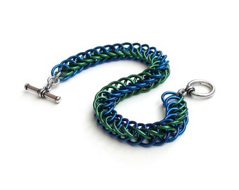 Half Persian chainmaille bracelet, green & blue