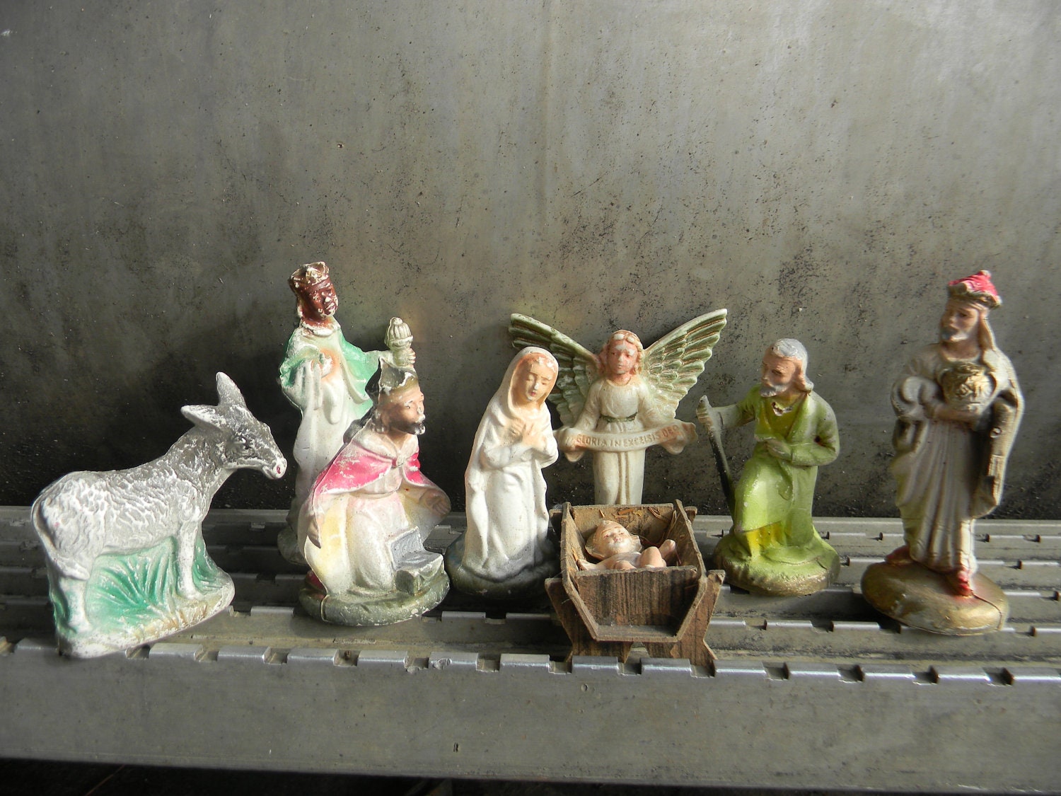 antique nativity scene set with baby jesus the virgin mary antique nativity scene set with baby jesus the virgin mary