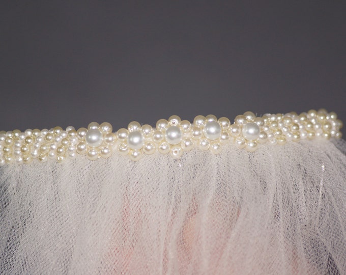 Cluster of Pearls adorn a delicate hair comb, Hair Accessories, (Veil Sold Separately)