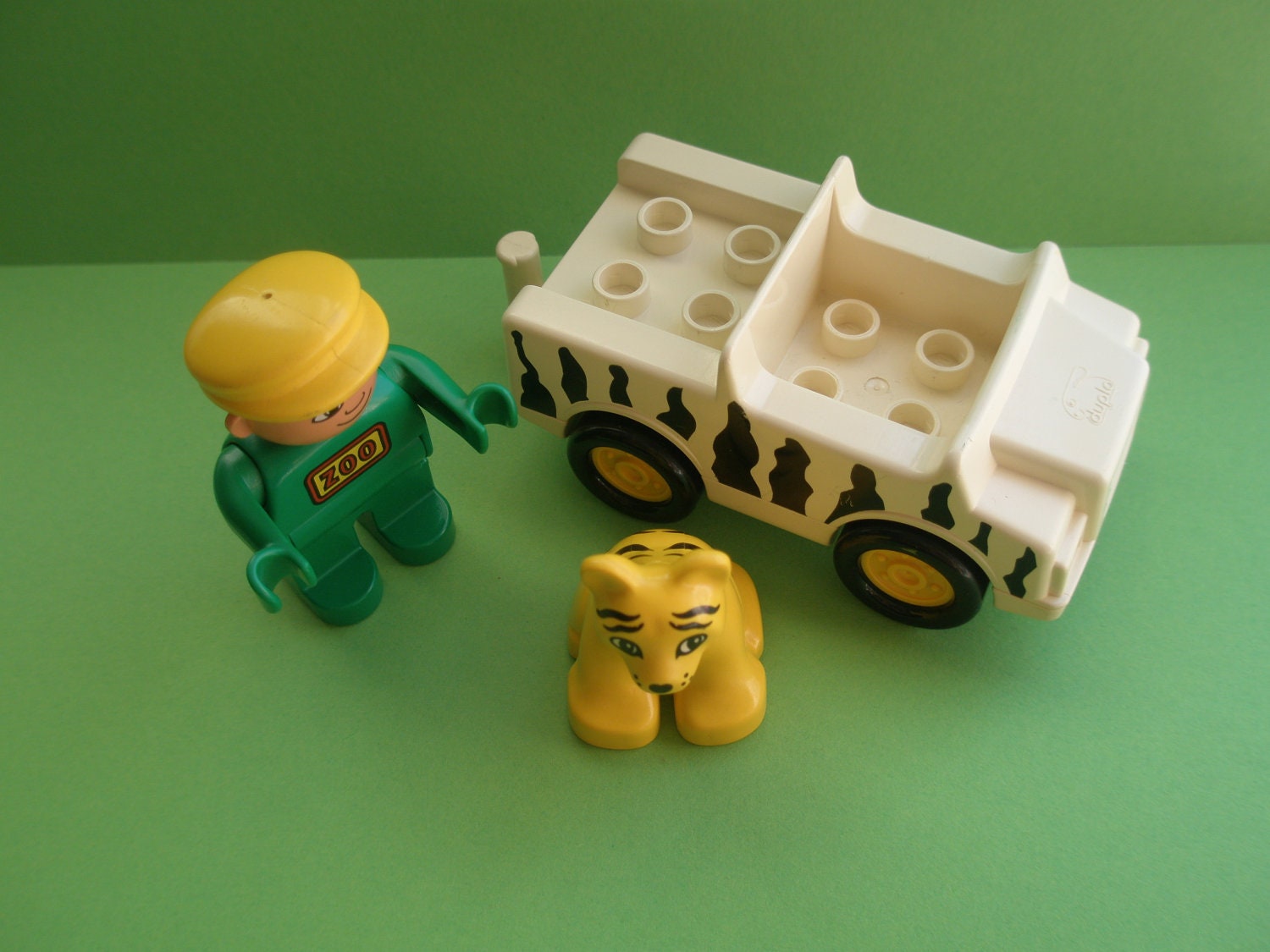 duplo zoo keeper