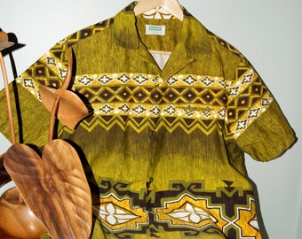 Fabulous "Malihini Hawaii" Aloha shirt from the 1960's.