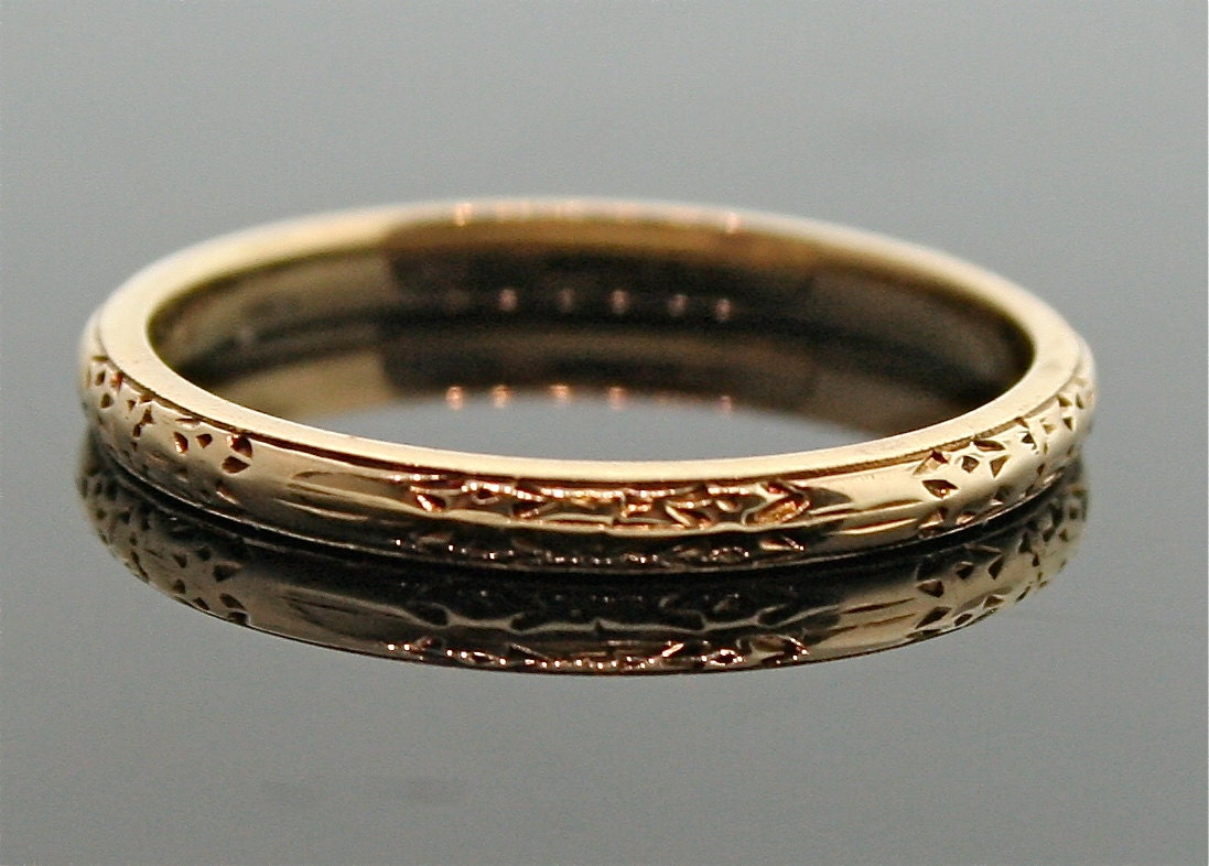 Antique 18k Rose Gold Engraved Wedding Band by TheCopperCanary