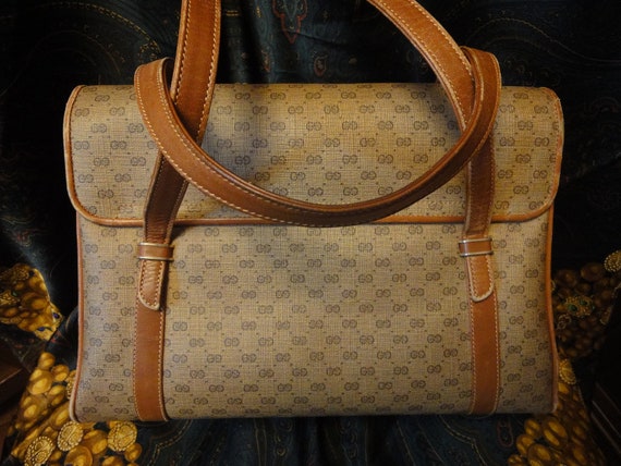 80's vintage Gucci beige and brown monogram purse. Nice