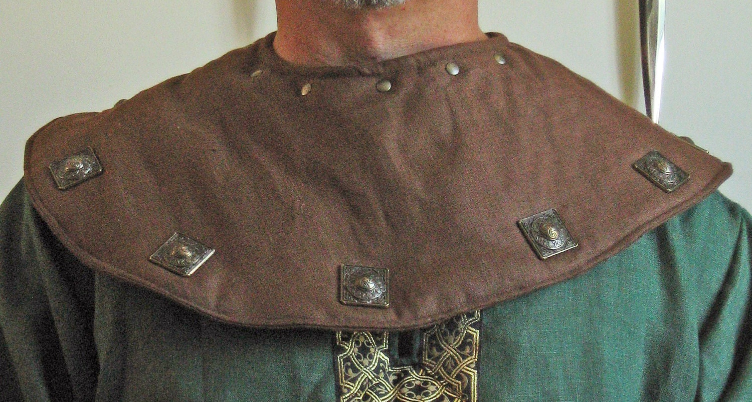 Medieval Armor Padded Collar Deluxe