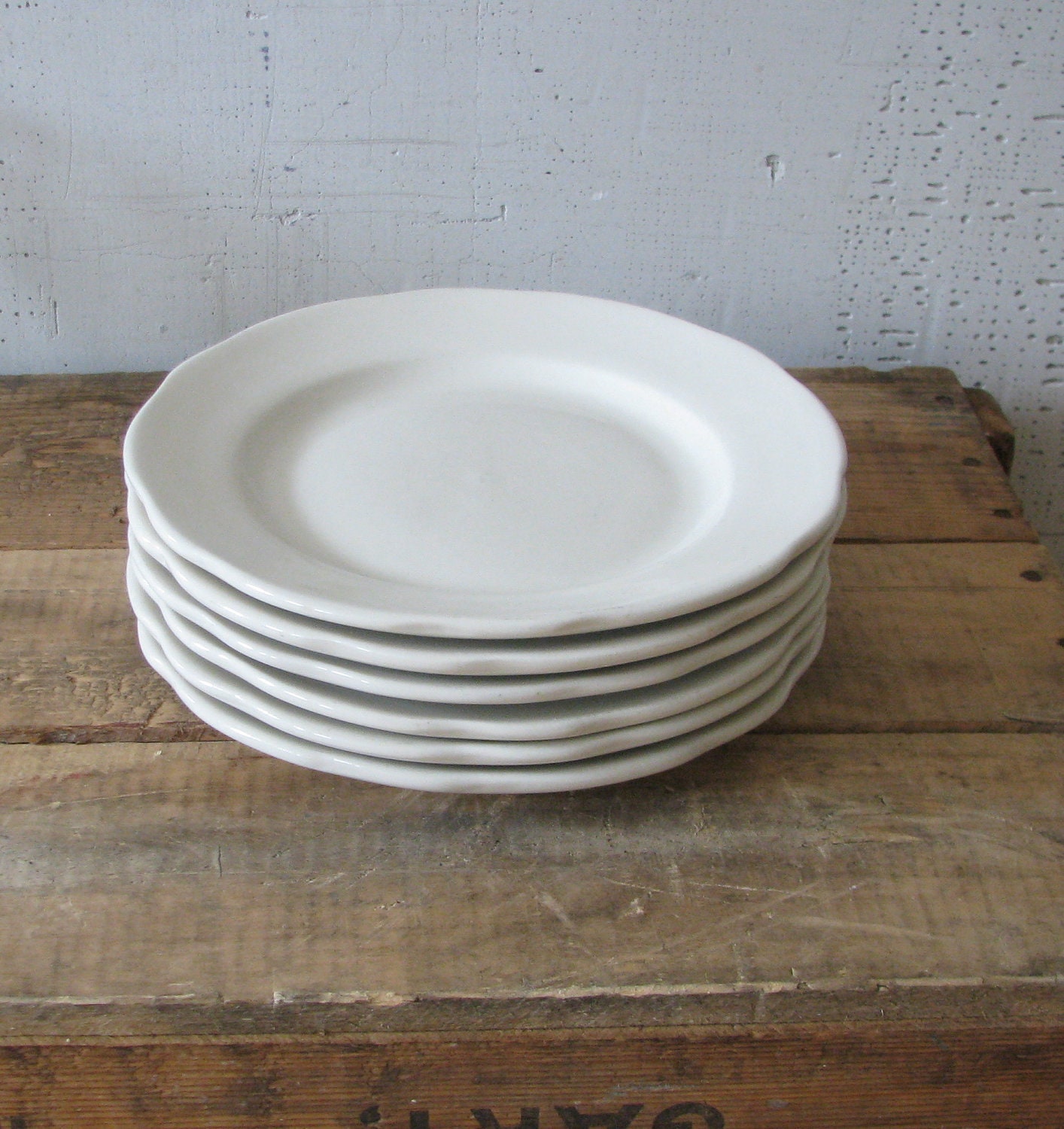restaurantware white lunch plates farmhouse chic table