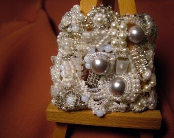 PARIS: White Wedding Bracelet, White Cuff Bracelet, White Pearl Bracelet, Bridal Bracelet, Wedding Jewelry, Freeform Peyote Cuff