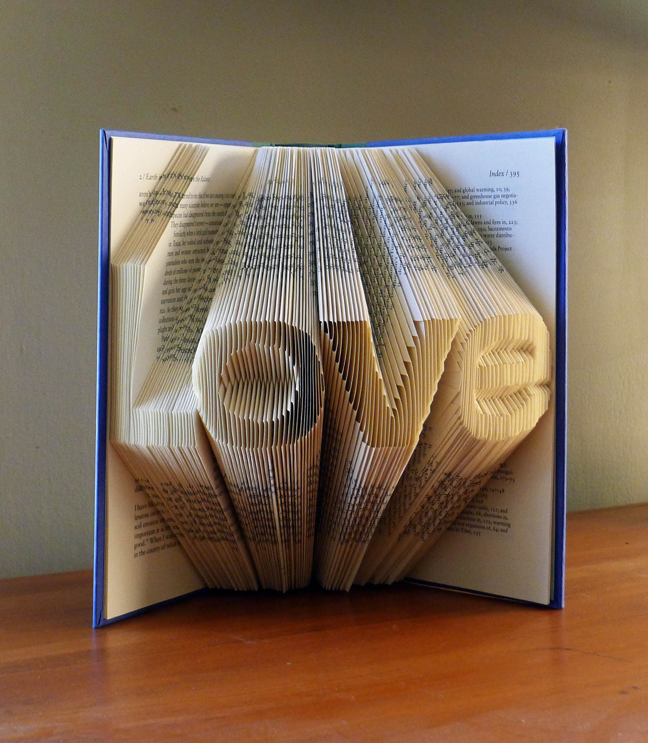 Unique Wedding Gift / Decoration LOVE Centerpiece Paper