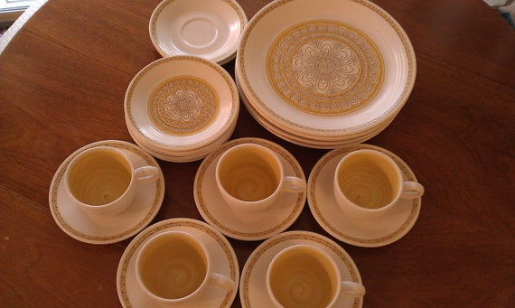 Vintage Franciscan Earthenware set Hacienda yellow dinner