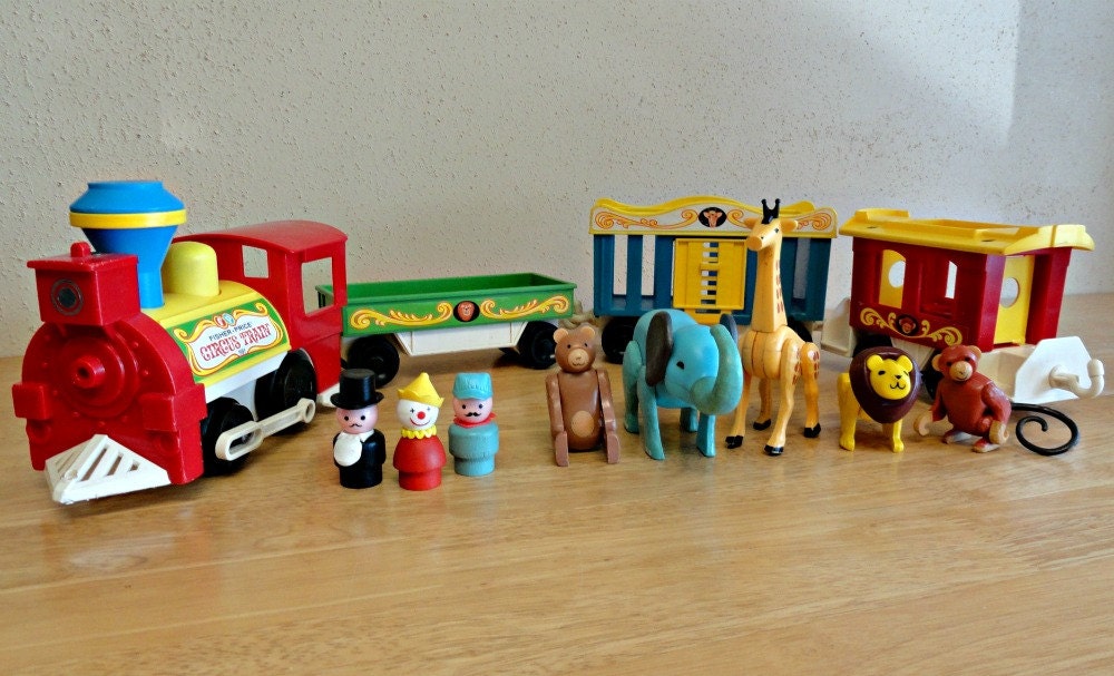 Vintage FISHER PRICE Circus Train Little People Play Family