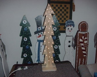 Lighted Wooden Christmas Tree Pattern
