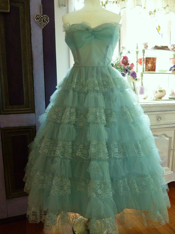 Vintage 1950's Fancy Formal FLUFF Prom Dress-Layers of